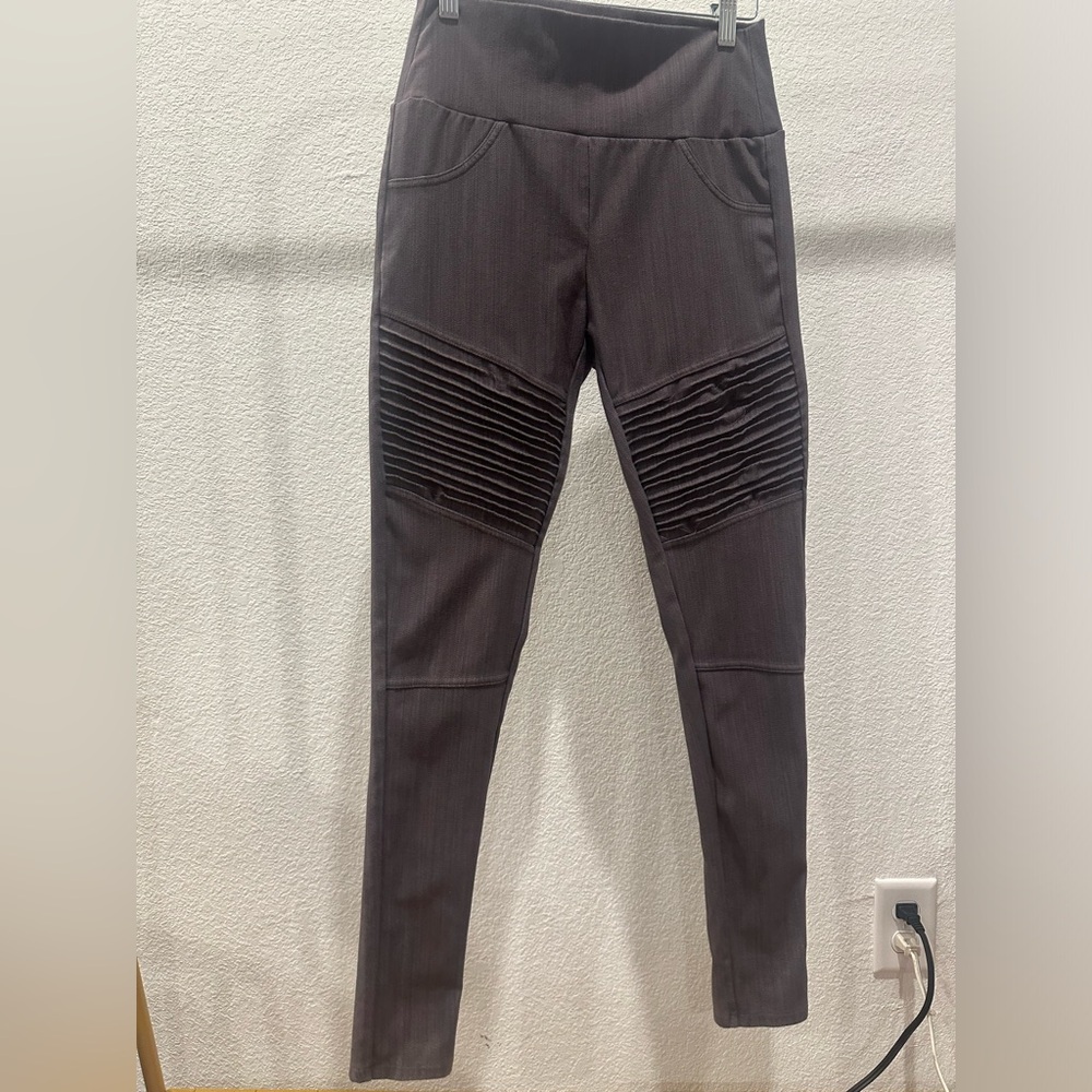 Grey Agnes and Dora Jeggings!